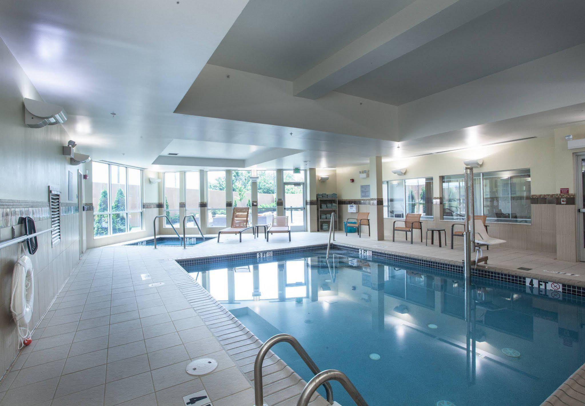 Hotel Courtyard By Marriott York Exterior foto